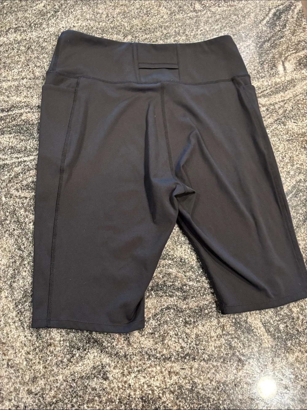 Women's Black Performance Bike Shorts with side pockets size large